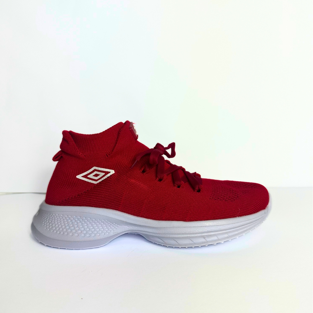 Paquete de 6 pares de Tenis rojo para joven marca Umbro estilo deportivo