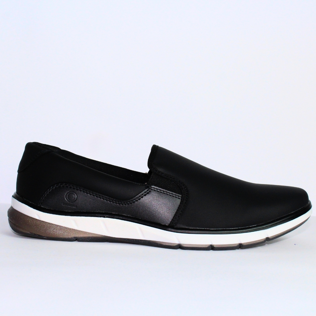 Paquete de 6 pares de Mocasin color negro marca Capa de Ozono material sintetico